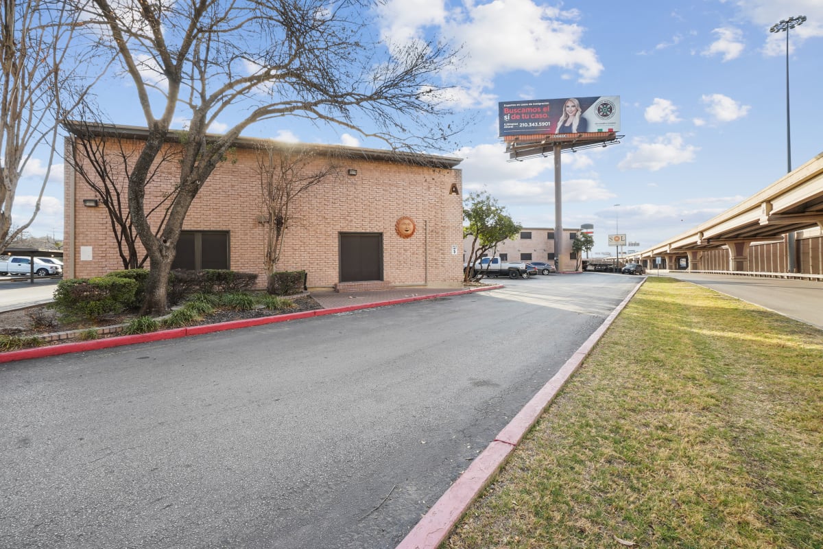 Photos and Video of Ridge at Southcross Apts in San Antonio, TX